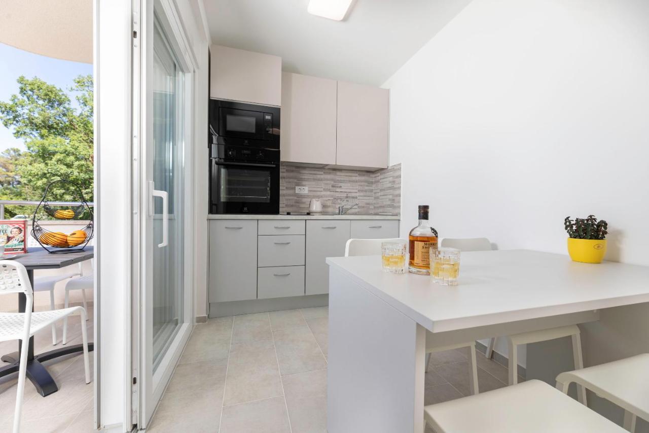 Apartments Sucic 2 Солине Экстерьер фото