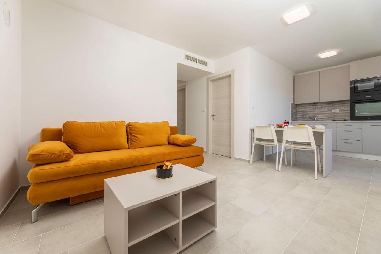 Apartments Sucic 2 Солине Экстерьер фото