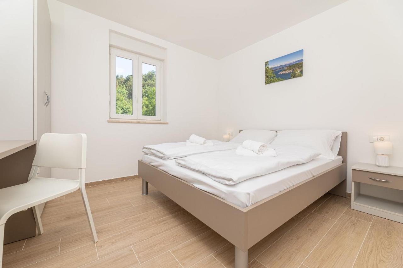 Apartments Sucic 2 Солине Экстерьер фото