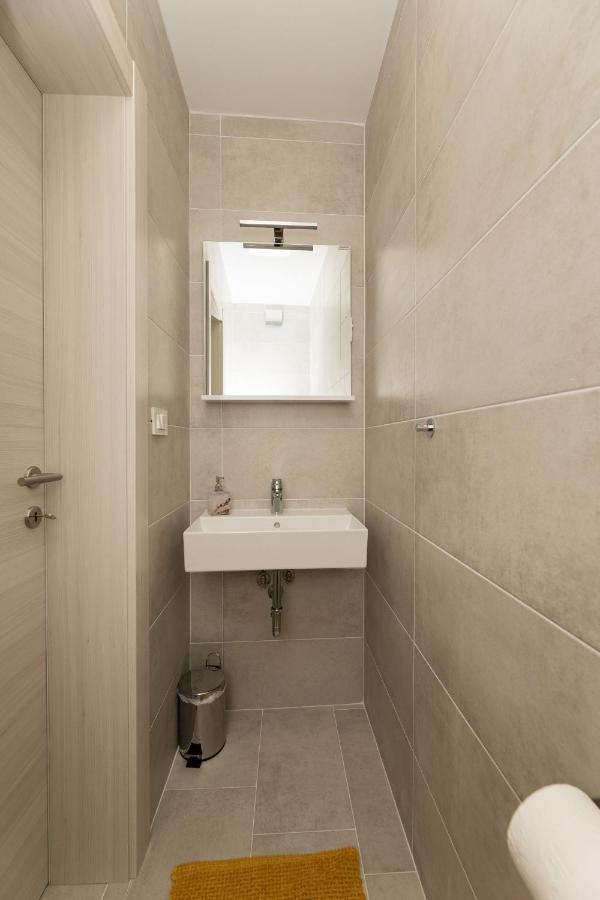 Apartments Sucic 2 Солине Экстерьер фото