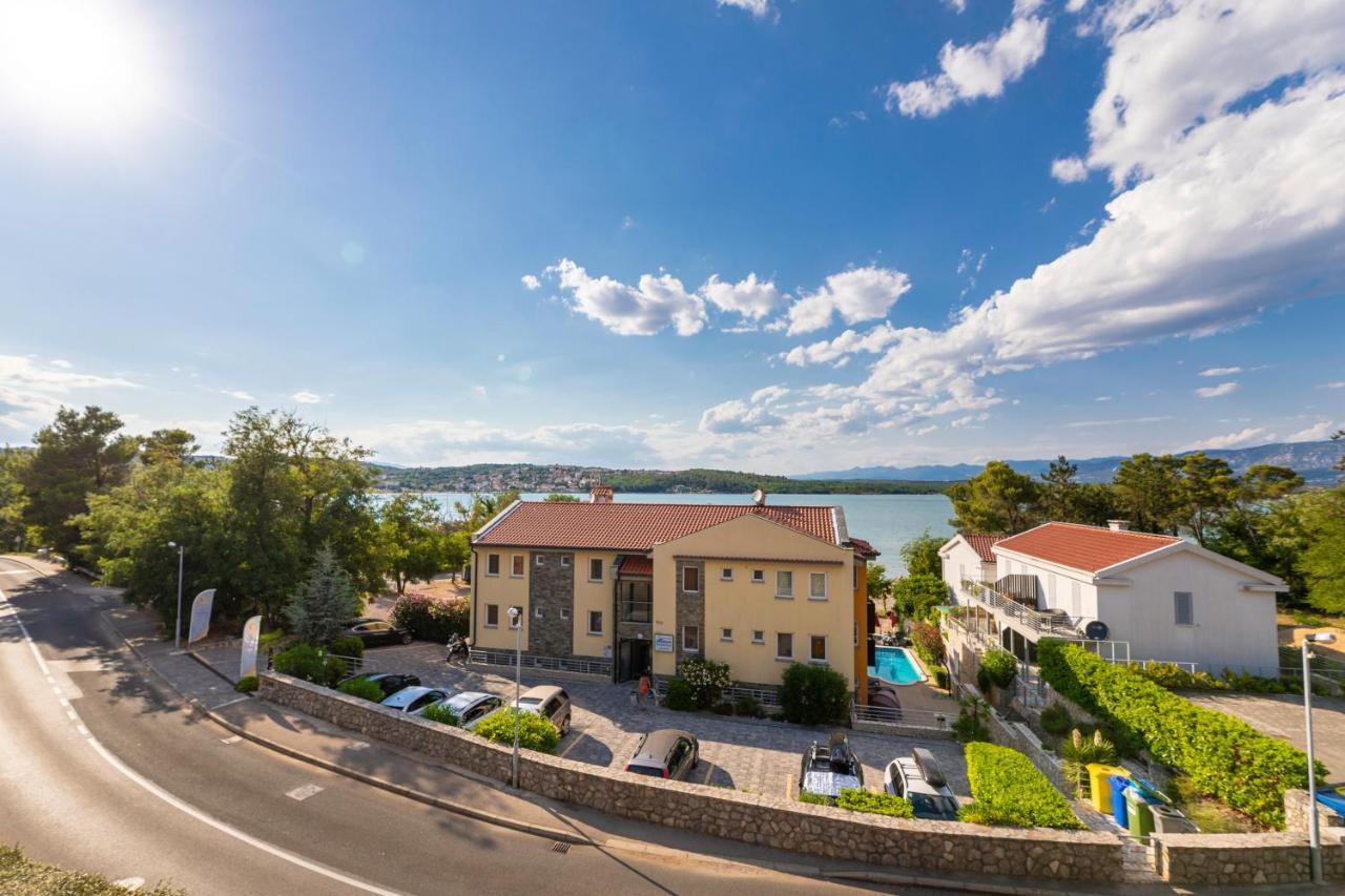 Apartments Sucic 2 Солине Экстерьер фото