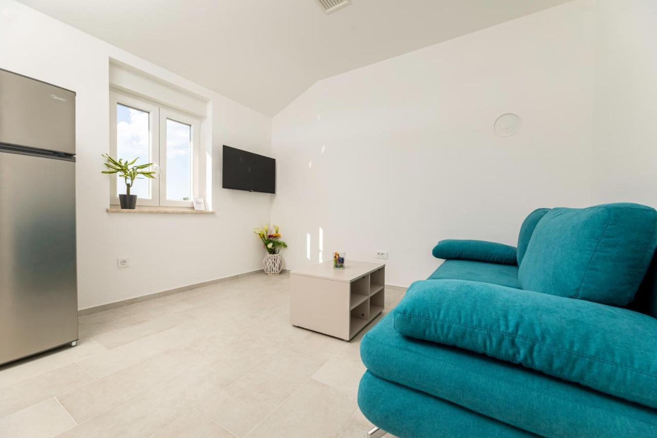 Apartments Sucic 2 Солине Экстерьер фото