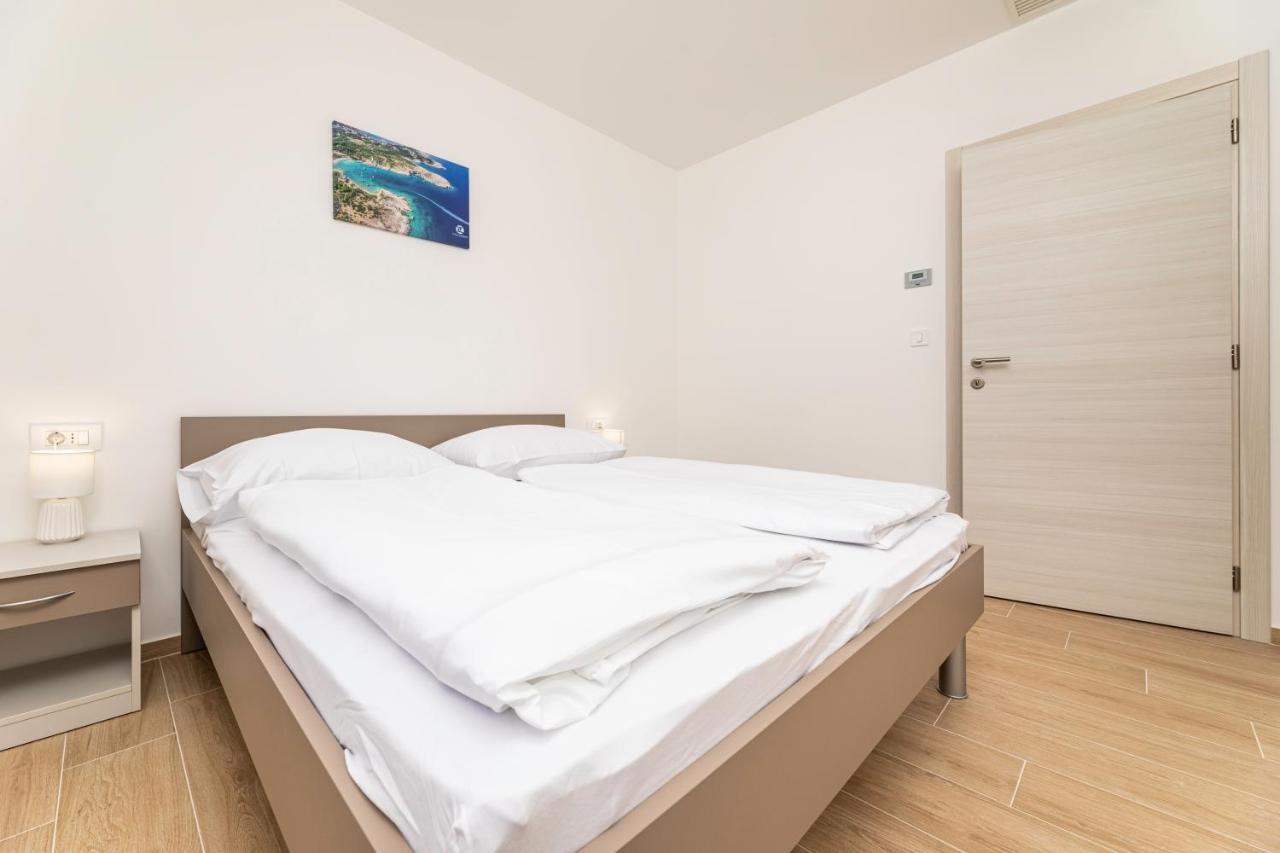 Apartments Sucic 2 Солине Экстерьер фото
