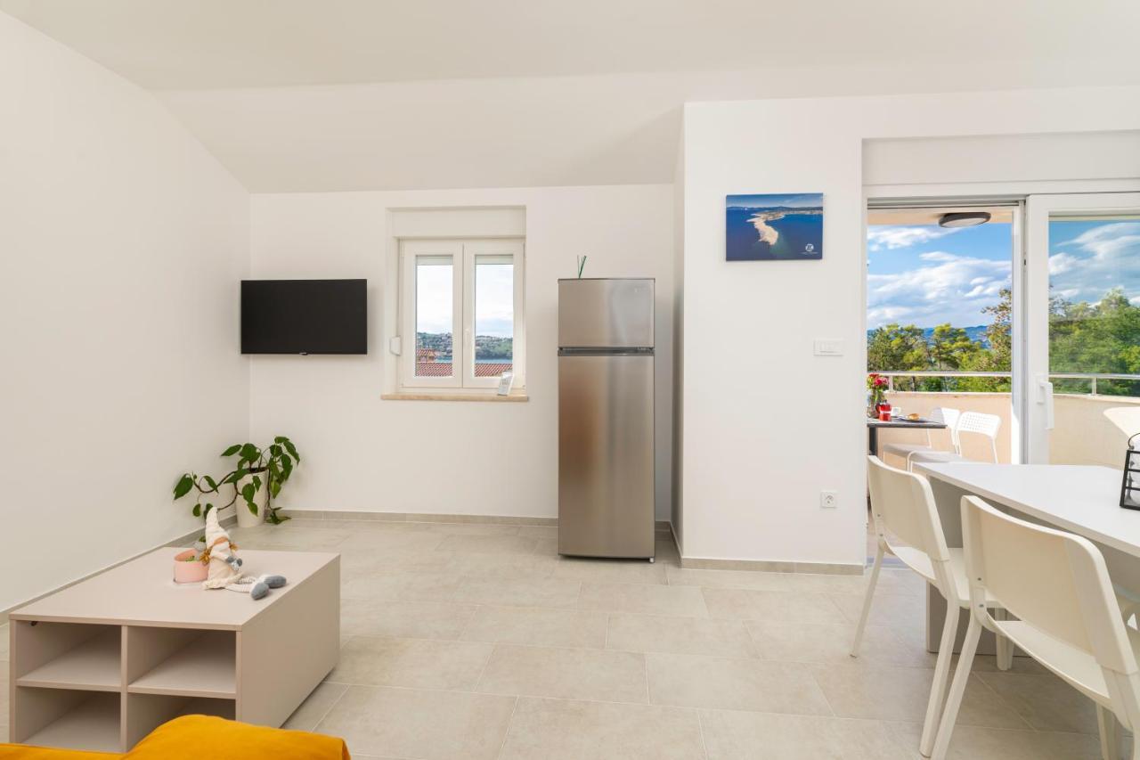 Apartments Sucic 2 Солине Экстерьер фото