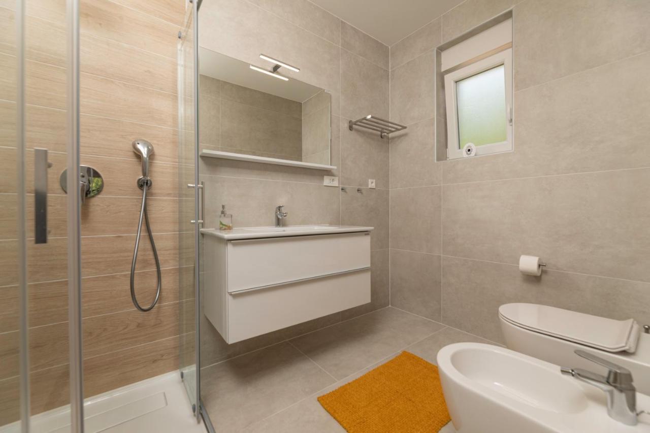 Apartments Sucic 2 Солине Экстерьер фото