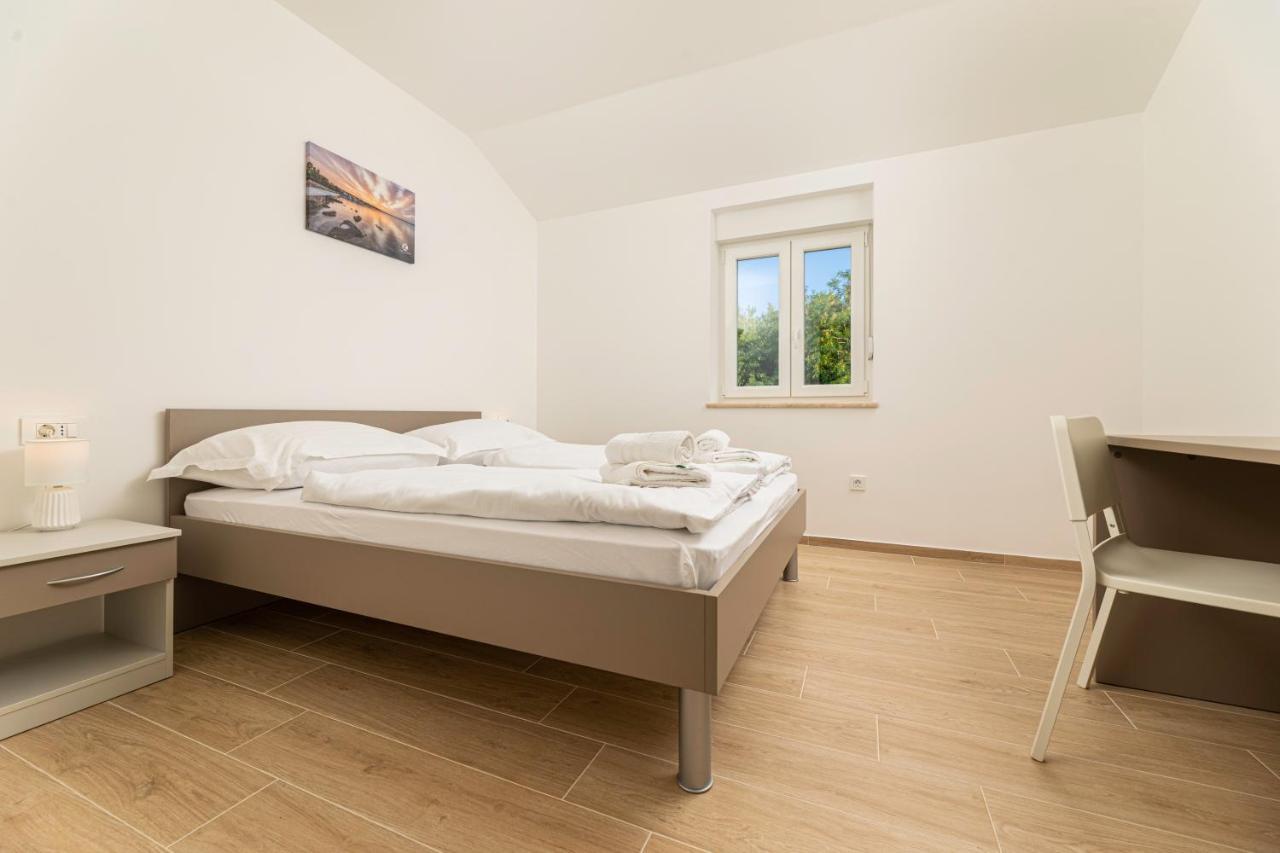 Apartments Sucic 2 Солине Экстерьер фото